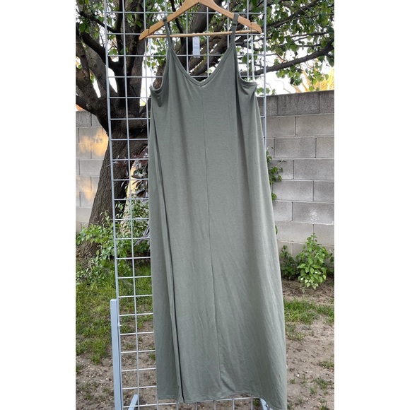 Maxi - Picture 3 of 4